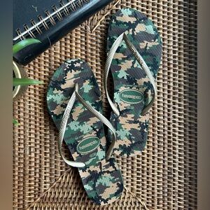 Havianas- Camo and Gold Size 41-42